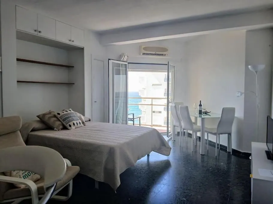 Estudio En Primera Linea De Playa Torremolinos Spain